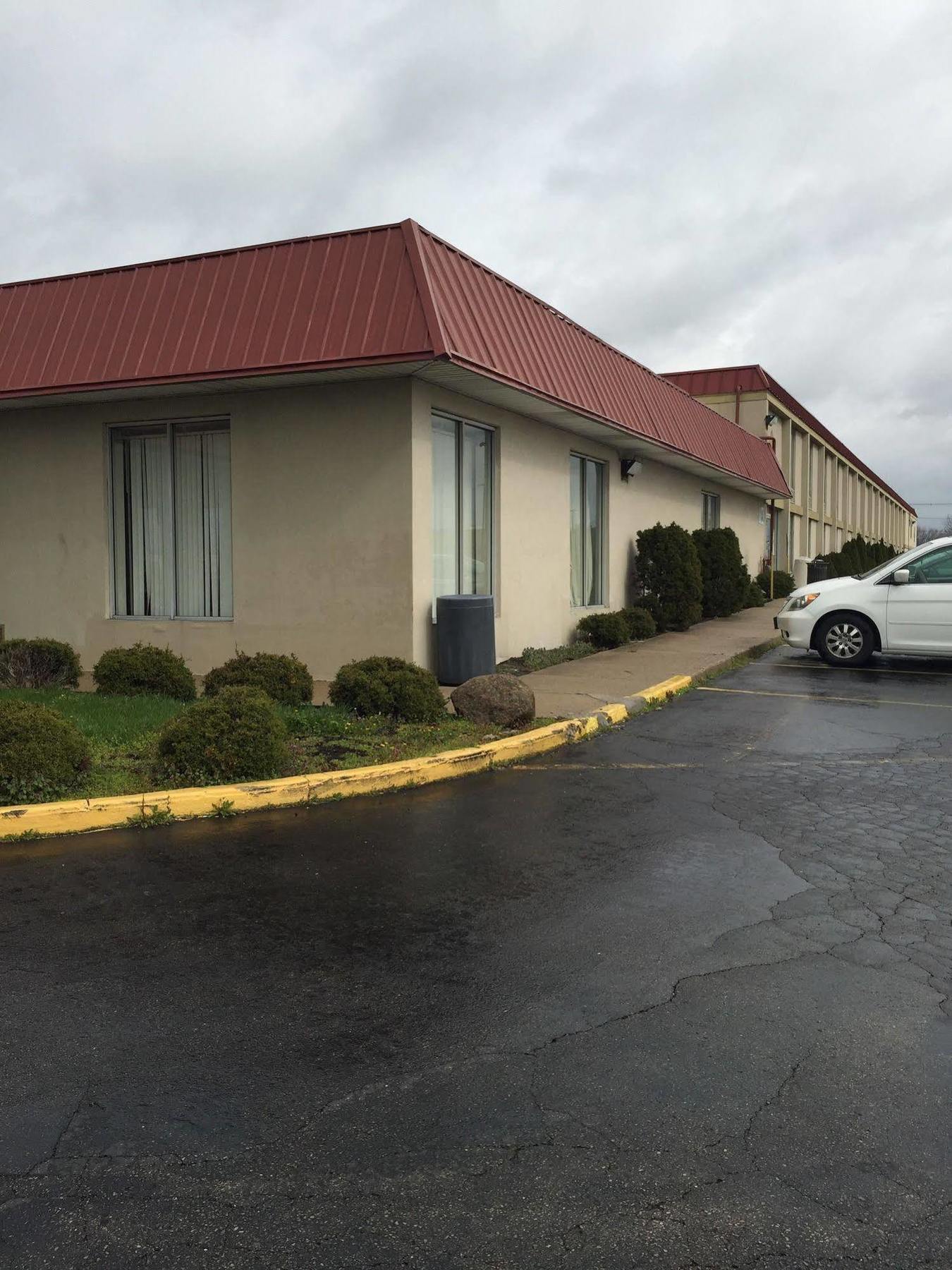 Days Inn & Suites By Wyndham Springfield Oh Exterior foto
